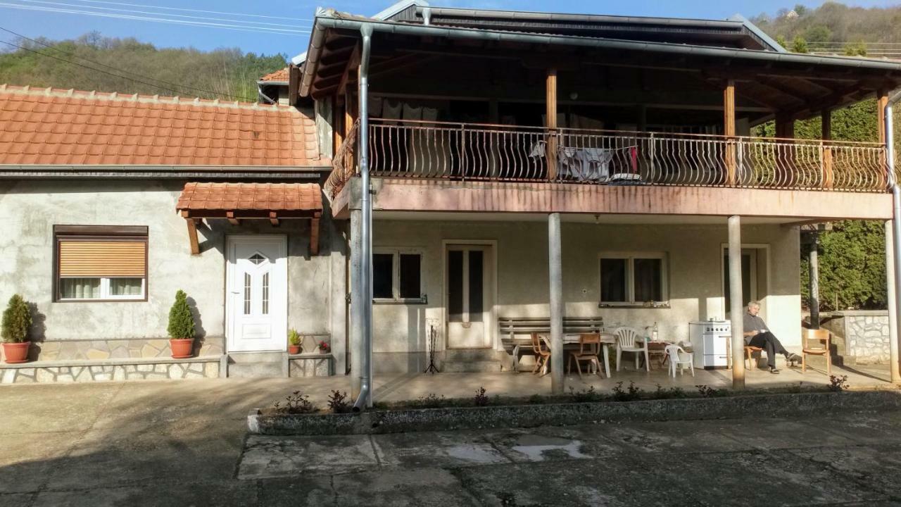 Guest House Green View Pirot Exterior photo
